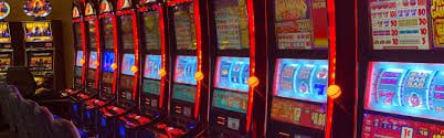 12hoki platform overview showing sports betting, live casino, and slot games